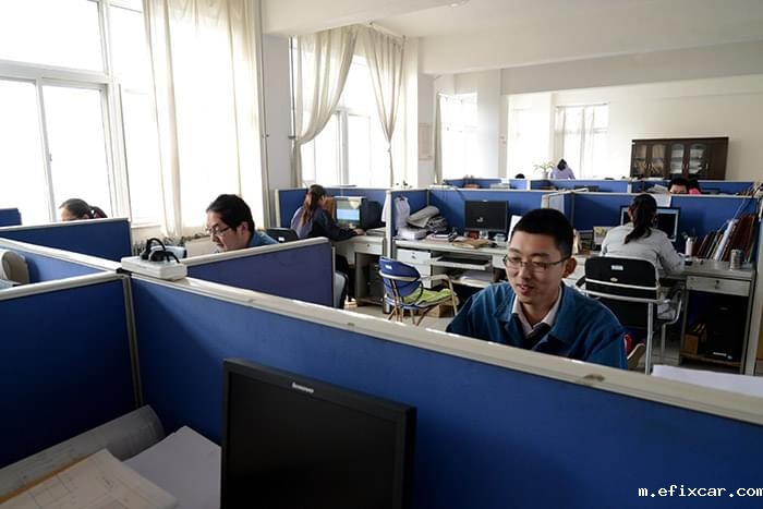 18luck在线娱乐网技术中心一角